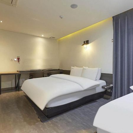 Hertz Hotel Seoul Exterior photo