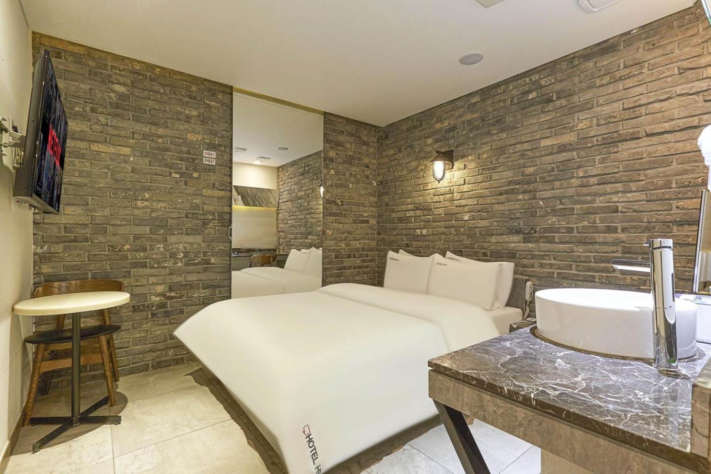 Hertz Hotel Seoul Exterior photo