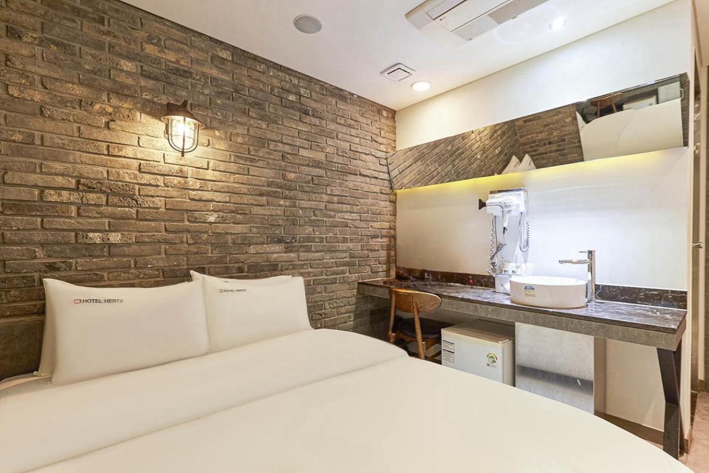 Hertz Hotel Seoul Exterior photo